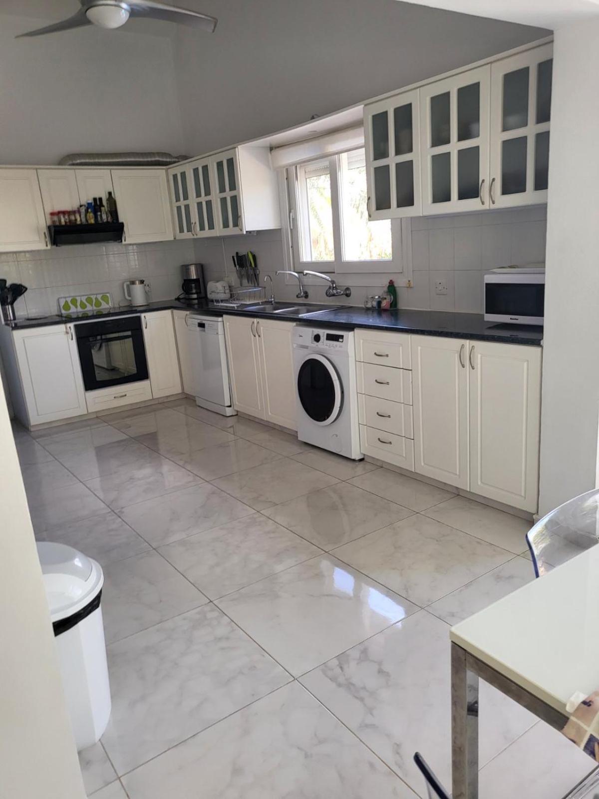 Villa Neyla Four Bedroom Coral Bay Beach Front Kültér fotó