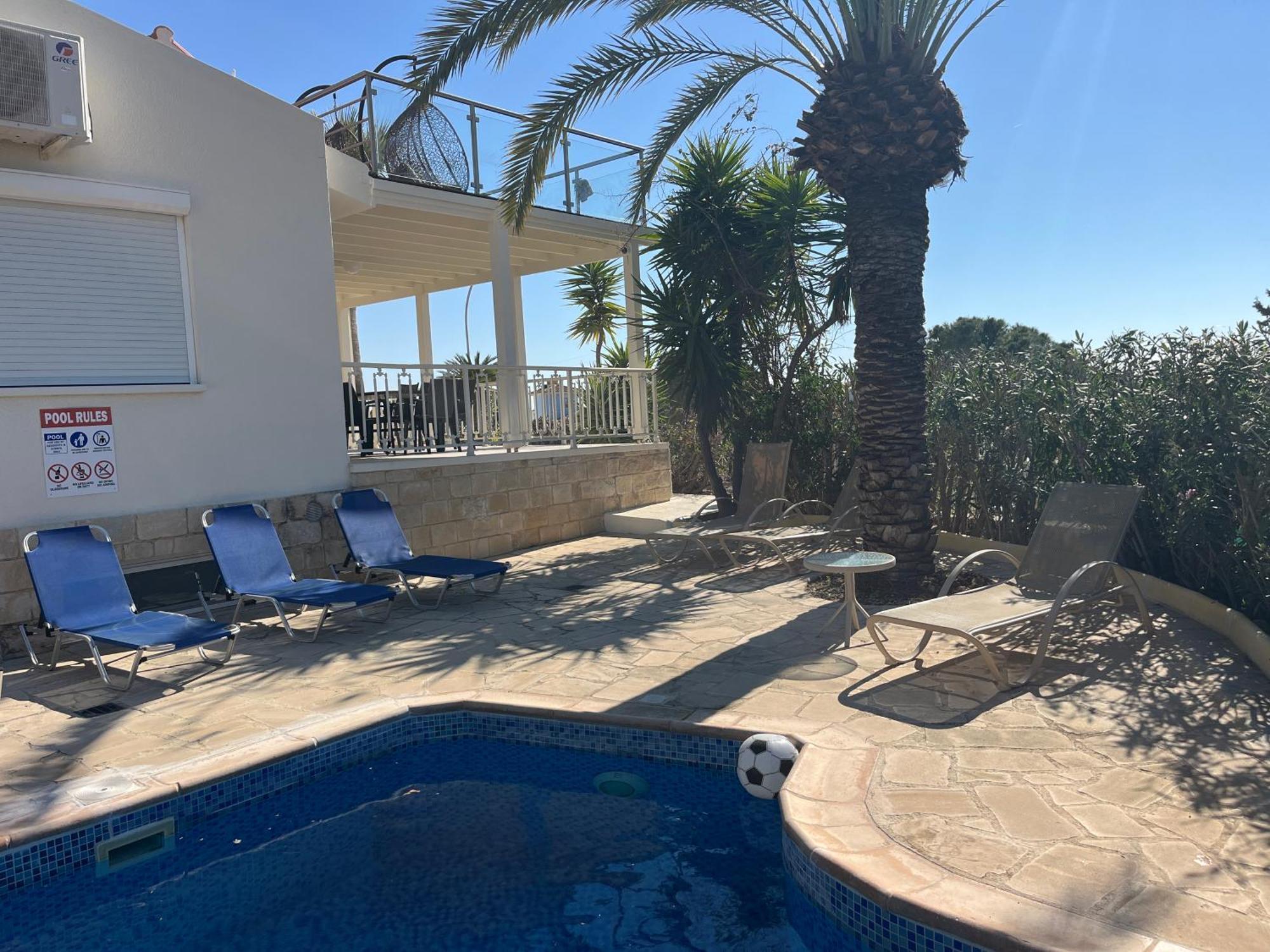 Villa Neyla Four Bedroom Coral Bay Beach Front Kültér fotó