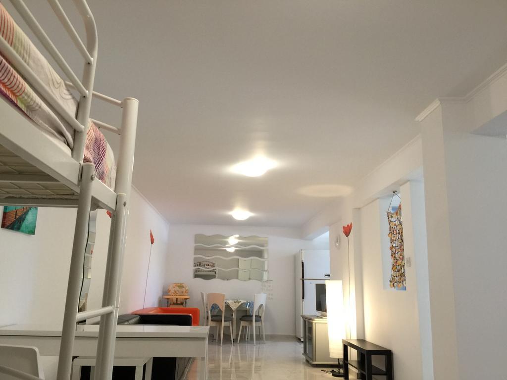 Villa Neyla Four Bedroom Coral Bay Beach Front Kültér fotó